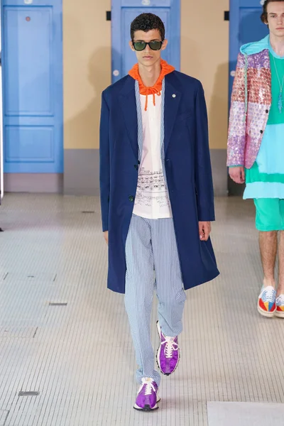 Look 54